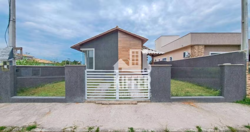 Casa com 2 dormitórios à venda, 67 m² por R$ 390.000,00 - Pindobas - Maricá/RJ