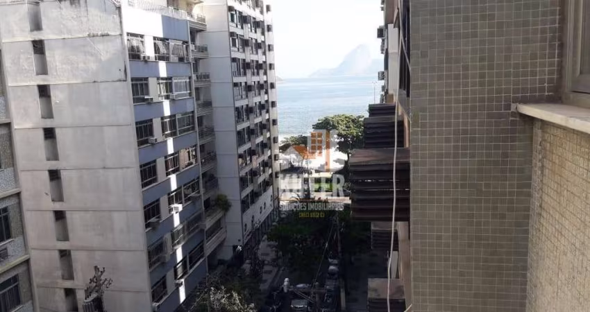 Apartamento na Quadra da Praia de Icaraí – Vista Lateral Mar!