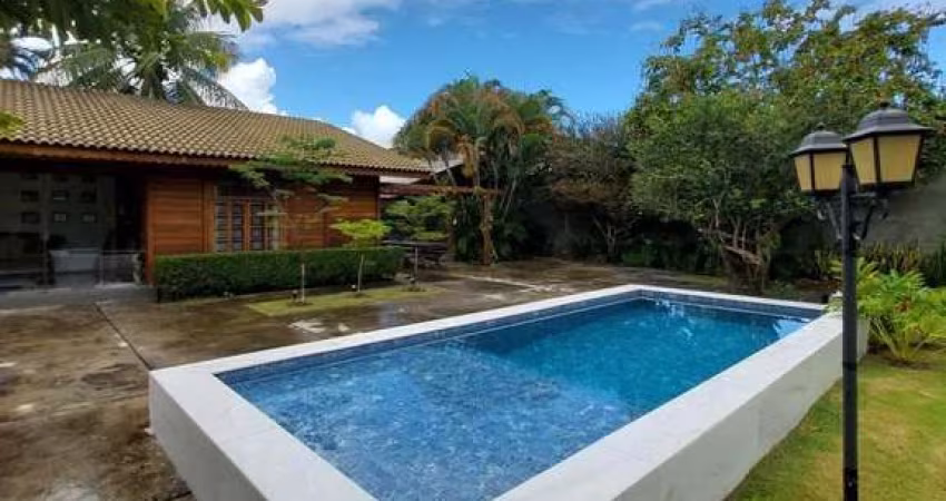 LINDA CASA TÉRREA EM LOTE 1.000M2 | PISCINA | COND BEIRA RIO