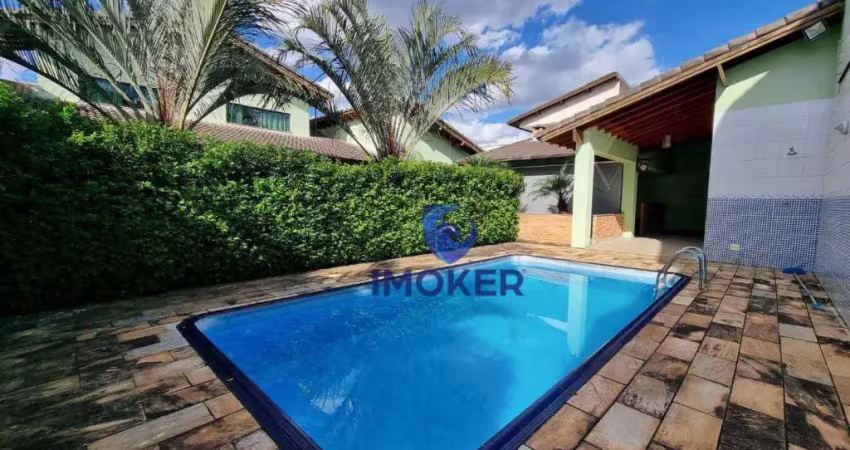 Casa térrea em Suzano; 4 suítes; 6 vagas; piscina e churrasqueira
