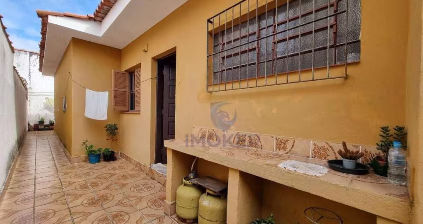 Casa térrea próximo ao centro de Suzano/SP; 2 quartos; 2 vagas; quintal