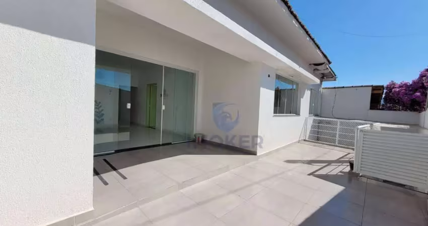 Casa comercial 4 dormitórios; 4 banheiros; 7 vagas de garagem; edícula com amplo espaço em mogi das cruzes/sp