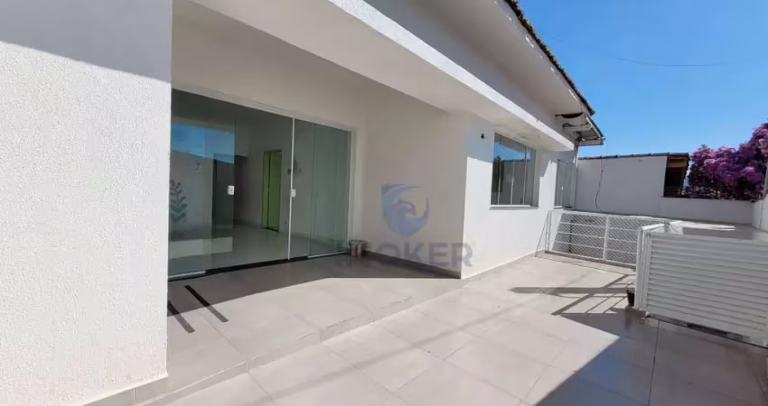 Casa comercial 4 dormitórios; 4 banheiros; 7 vagas de garagem; edícula com amplo espaço em mogi das cruzes/sp