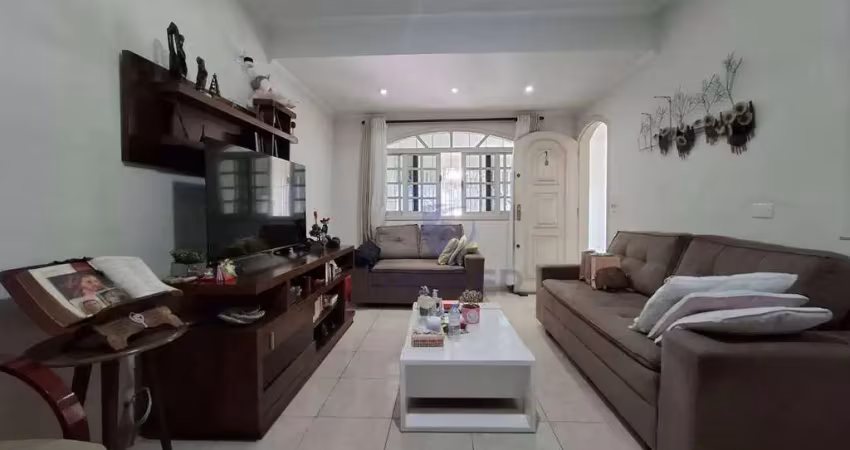 Sobrado com 3 suítes; 2 vagas; no bairro vila júlia; poá/sp