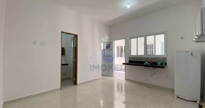 Kitnet semimobiliada em mogi das cruzes/sp; 1 dormitório; cozinha; área de serviço; 1 banheiro; sem vaga.