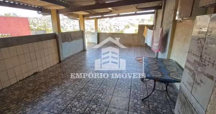 VENDE-SE   CASA  COM DOIS DORMITÓRIOS CID. TIRADENTES.