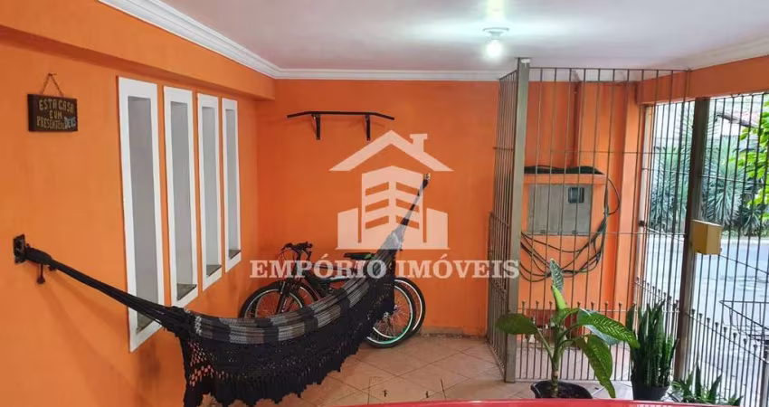 casa com dormitórios e vaga de garagem para dois carros em Barro Branco