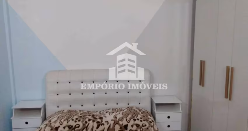 Apartamento Reformado com 02 dormitórios no Jd. Colônia