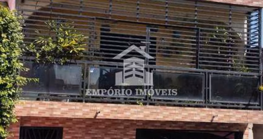 Vende -se um imovel com três casas no valor de C$ 300.000,00.