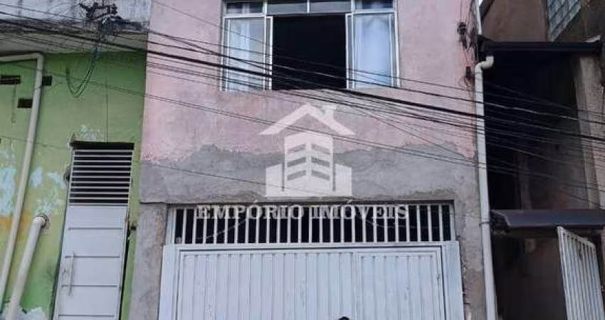 Vende-se  um sobrado com duas casas,  no valor de C$ 310.000,00