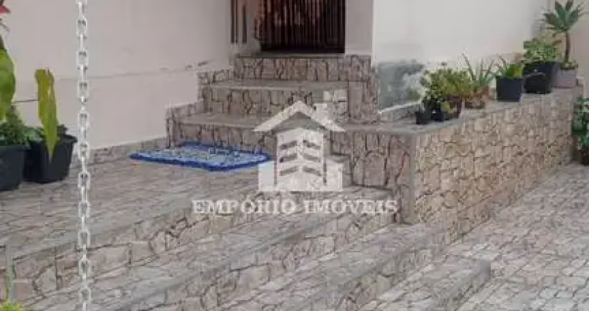 Casa com dois dormitórios e garagem para dois carros em barro branco.