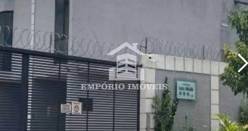 VENDE-SE UM SOBRADO EM CONDOMINIO FECHADO COM BOA LOCALIZAÇÃO