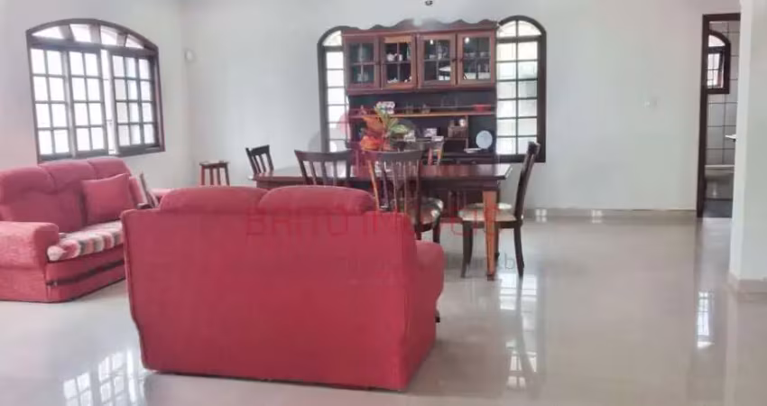 Casa para Venda em Mogi das Cruzes, Vila Lavínia, 4 dormitórios, 2 suítes, 5 banheiros, 5 vagas