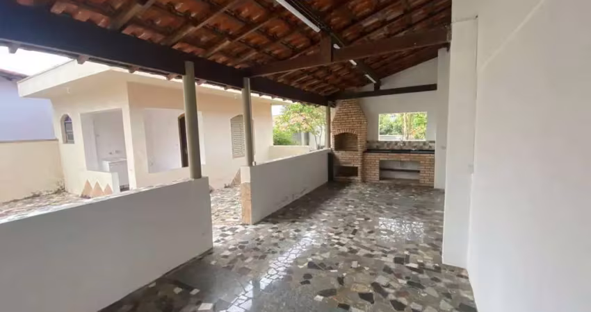 Casa para locação no mogi moderno – 4 dorms (1 suíte), 3 vagas e 400m²