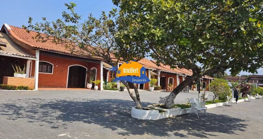 Casa de Condomínio à Venda em Bertioga-SP,  bairro Indaiá: próximo a praia, 3 Quartos