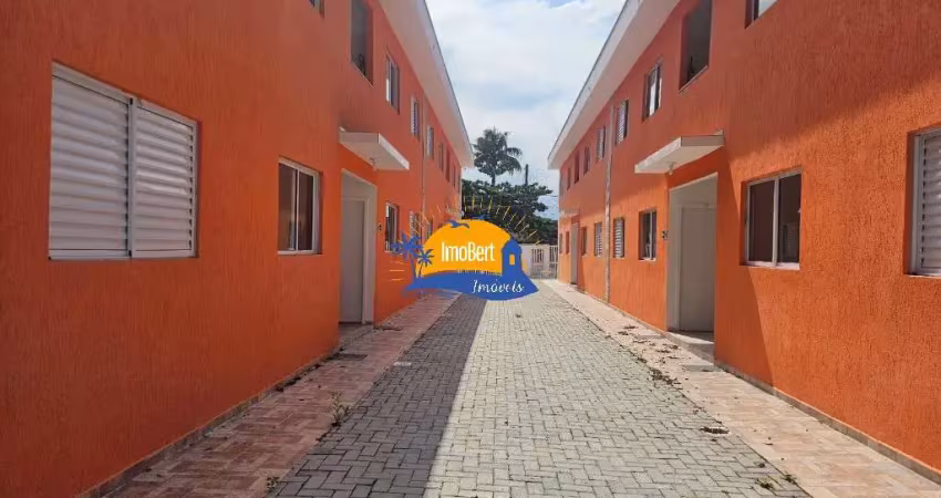 Casa de Condomínio à Venda em Bertioga-SP, Bairro Indaiá: 2 Quartos, 1 Sala, 1 Banheiro, 1 Vaga de Garagem, 52m² Área.