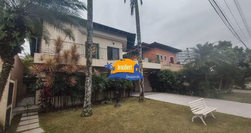 Casa de Luxo em condomínio fechado frente pro Mar!