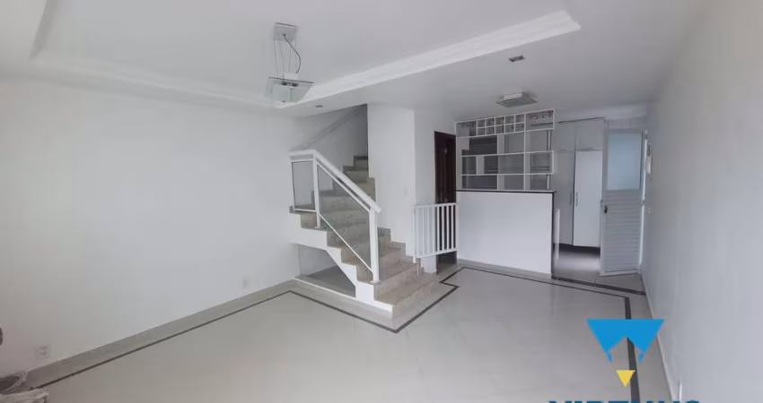 Casa duplex geminada, 3 quartos, suíte, sótão Freguesia, Estrada do Bananal