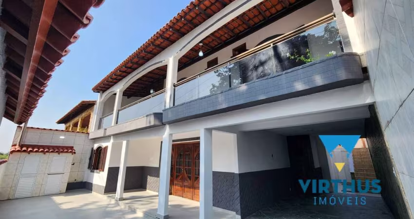 Casa duplex Condomínio 3 suítes, piscina, churrasqueira, 300 m2, sol manhã.