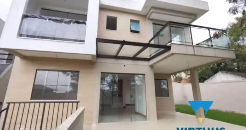 Pechincha - casa em condomínio (nova) - duplex, 3 suítes, jardim.