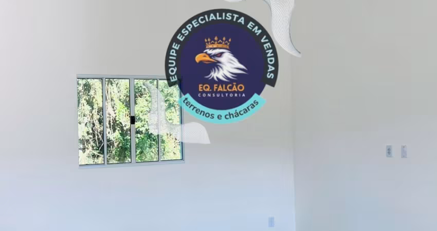 Chácara com piscina e área verde incrível!