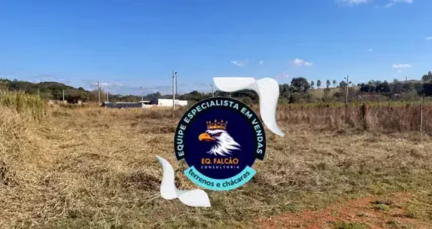 He promoções de terrenos para chácaras! ótimo local!