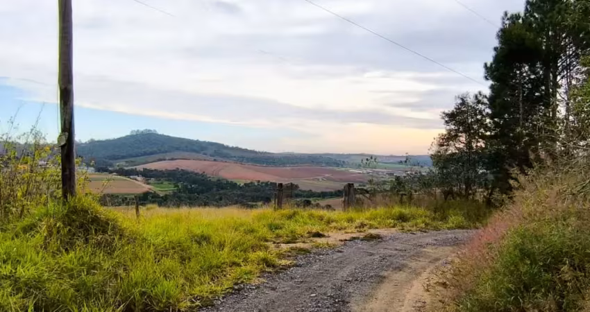 Construa a casa dos seus sonhos em um terreno bem localizado e com infraestrutura completa!
