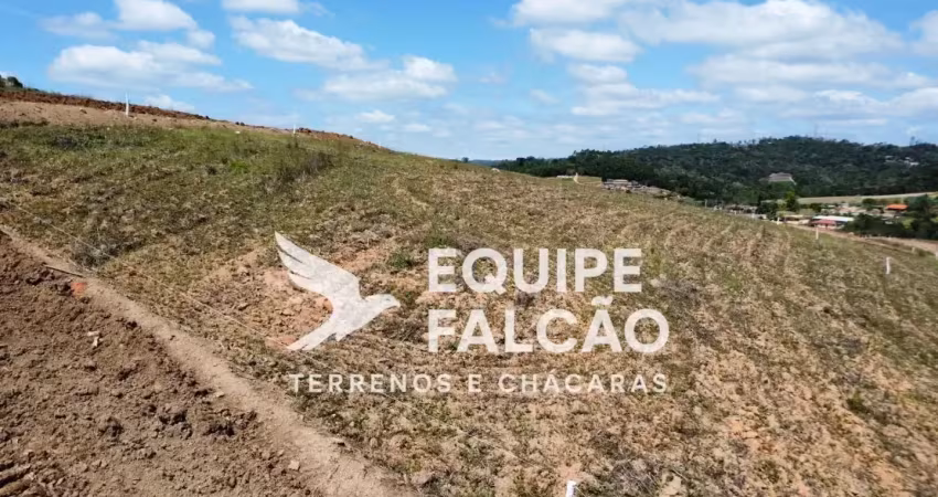 Viva cercado pela natureza! terrenos em topázio cotia com vista panorâmica, ruas asfaltadas e área verde. perfeito para quem busca qualidade de vida e tranquilidade!