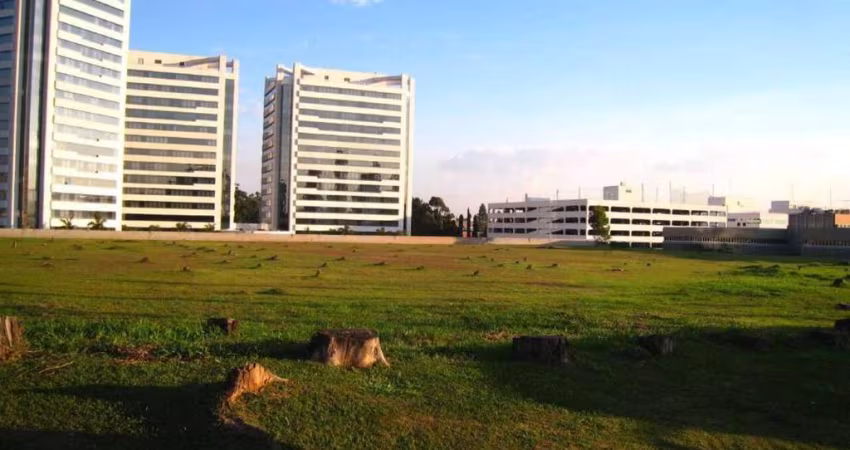 TERRENO DE ESQUINA LOCALIZADO  EM ALPHAVILLE /