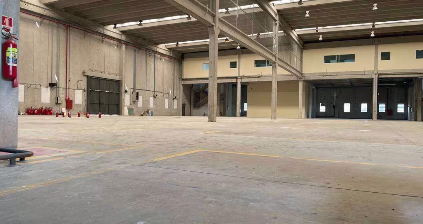 GALPÃO INDUSTRIAL LOCALIZADO NO TAMBORÉ  FASE SANTANA DE PARNAIBA