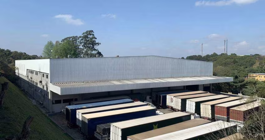 GALPÃO LOCALIZADO EM COTIA, COM 14 DOCAS PD 12 MTS²