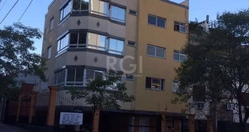 Vende apartamento com 3 dormitórios, sala ampla,balcão pia com granito ao lado da churrasqueira, cozinha, área de serviço, ar condicionado na sala e suíte, banheiro social, lavabo e 2 vagas de garagem