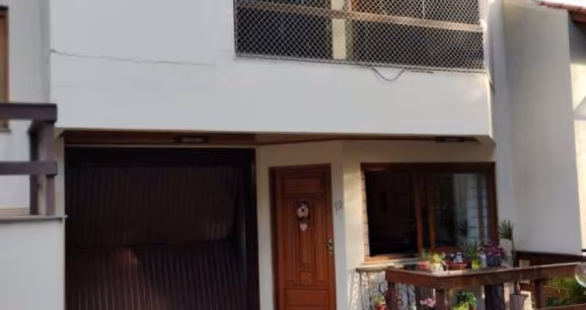 CASA CONDOMÍNIO SOL NASCENTE   &lt;BR&gt;O Sobrado com vista para o rio Guaíba.&lt;BR&gt;Tem 3 dormitórios, sendo um suite, sala de jantar e estar com lareira, lavabo, cobertura com 2 sacadas e banhei