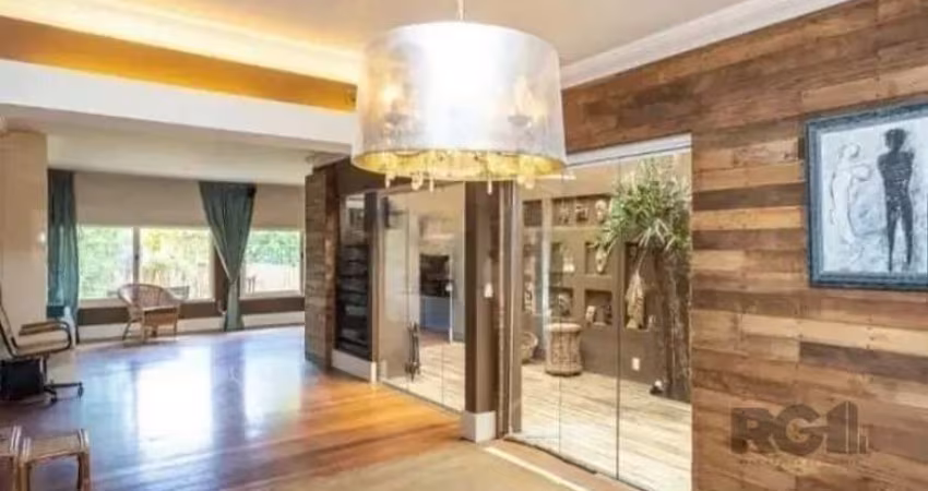 Esta incrível propriedade oferece 3 dormitórios, incluindo uma suíte master e um quarto com closet, além de luxuosos banheiros com banheira de hidromassagem e piso aquecido. O amplo living comporta tr