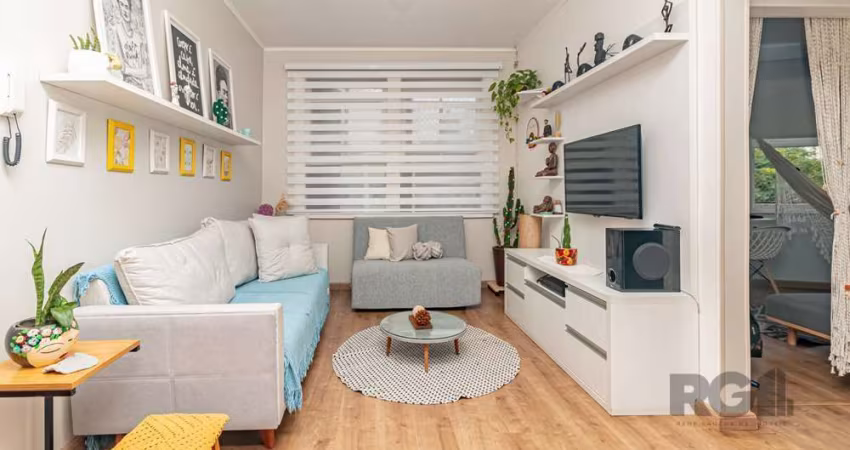 Descubra o charme deste apartamento totalmente reformulado, localizado no vibrante bairro de Petrópolis. Com seus 3 quartos espaçosos e arejados, este refúgio urbano oferece uma combinação perfeita de