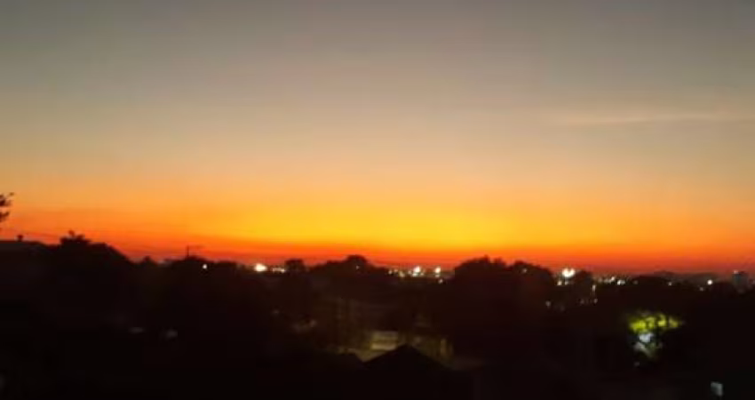 COBERTURA 3 DORMITÓRIOS - JARDIM LINDÓIA - PORTO ALEGRE - RS     &lt;BR&gt; &lt;BR&gt;Essa cobertura no Jardim Lindóia parece incrível! Com três dormitórios, sendo uma suíte com banheira de hidromassa
