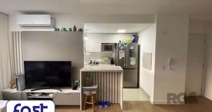 Apartamento 3 quartos, sendo 1 suíte, 67 m² privativos e 2 vagas de garagem (box duplo) localizado na Rua Jerônymo Zelmanovitz, no bairro São Sebastião em Porto Alegre. &lt;BR&gt;&lt;BR&gt;Apartamento