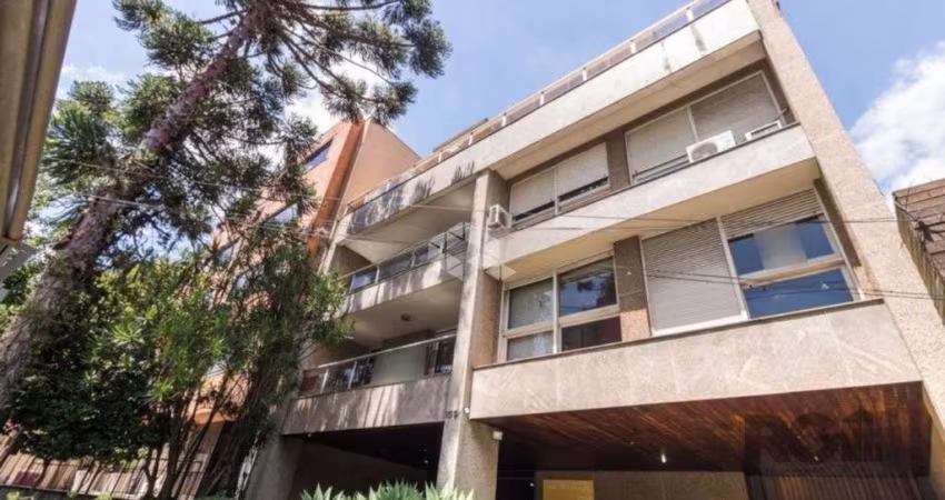 DESOCUPADA COBERTURA DUPLEX .Semi Mobiliada com portas Blindadas, Excelente cobertura, 3 dormitórios (1 suíte), na parte térrea suíte e  dormitórios, banheiro social, living 2 ambientes em tabuão com 