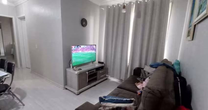 Venda de apartamento no bairro Alto Petrópolis, no Condomínio Parque do Sabiá, com 2 dormitórios, sala ampla para 2 ambientes, cozinha com armários, área de serviço com porta de vidro e uma dispensa. 