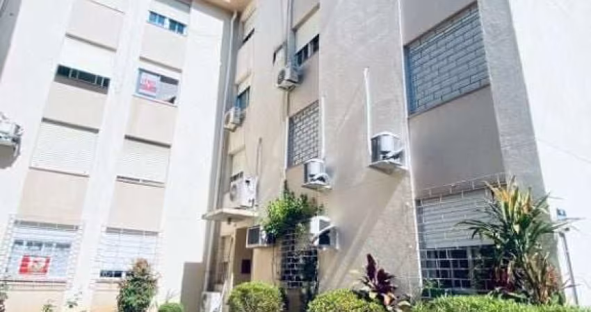 Apartamento com 3 dormitórios no Bairro Santo Antônio. Apartamento 3 dormitórios, sala, sala, cozinha, área de serviço, banheiro social. Vaga rotativa. Ótima localização, próximo ao INSS da Bento Gonç