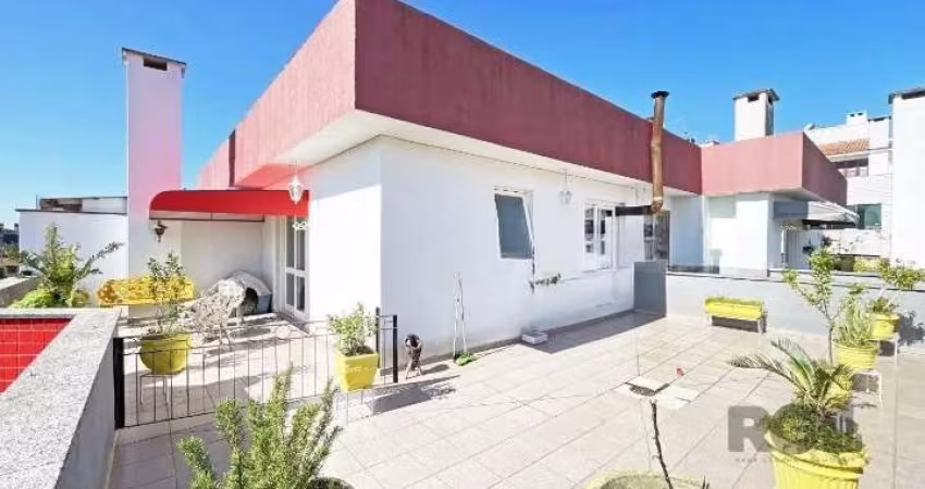Compre  Cobertura de frente com vista, 200m² privativos, prédio pequeno, 03 dormitórios com suíte, living amplo, sacada integrada , cozinha , area de serviço . Cobertura com churrasqueira, banho socia