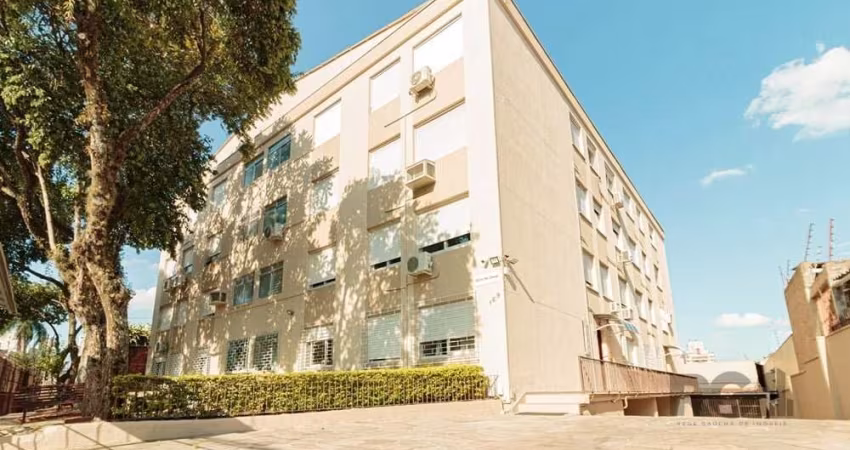Descubra o seu novo lar neste charmoso apartamento à venda no bairro Cristo Redentor, em Porto Alegre. Localizado na Rua João Zanenga, este apartamento residencial está no 3º andar de um edifício anti