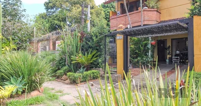 Imagine morar em uma casa que combina conforto, elegância e sustentabilidade! Localizada na desejada Rua Mura, nº 120, no bairro Guarujá, esta residência totalmente mobiliada oferece 154 metros quadra