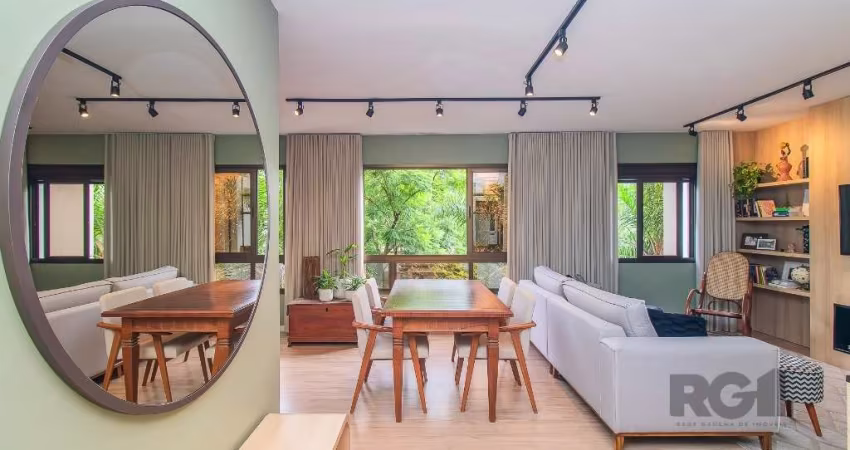 Magnífico apartamento 90,18 m², totalmente MOBILIADO e decorado com extremo bom gosto ,  3 dormitórios,  sendo 1 suíte, living amplo em 2 ambientes, cozinha com móveis planejados, 2 vagas  individuais