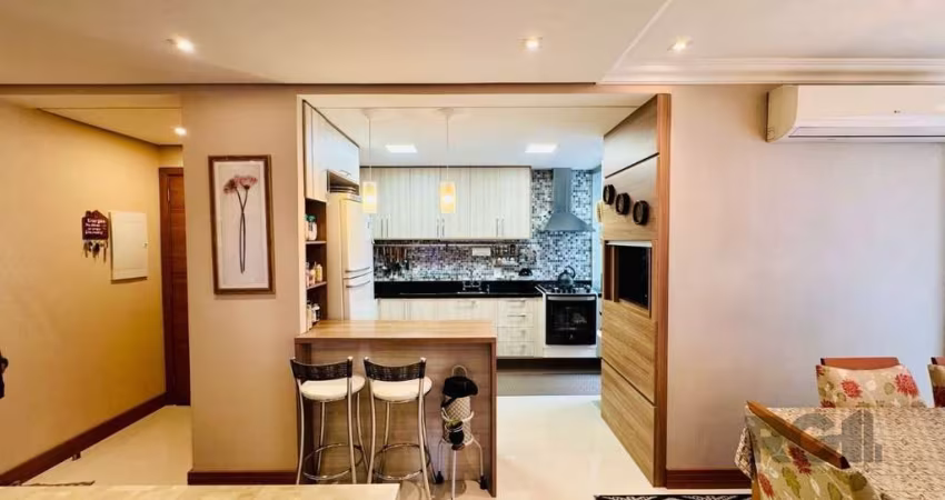Apartamento com 3 dormitórios e 85m² à venda em Passo da Areia, Porto Alegre/RS.&lt;BR&gt;&lt;BR&gt;Este amplo apartamento de 85m² privativos,, oferece uma vista espetacular para duas belas praças da 