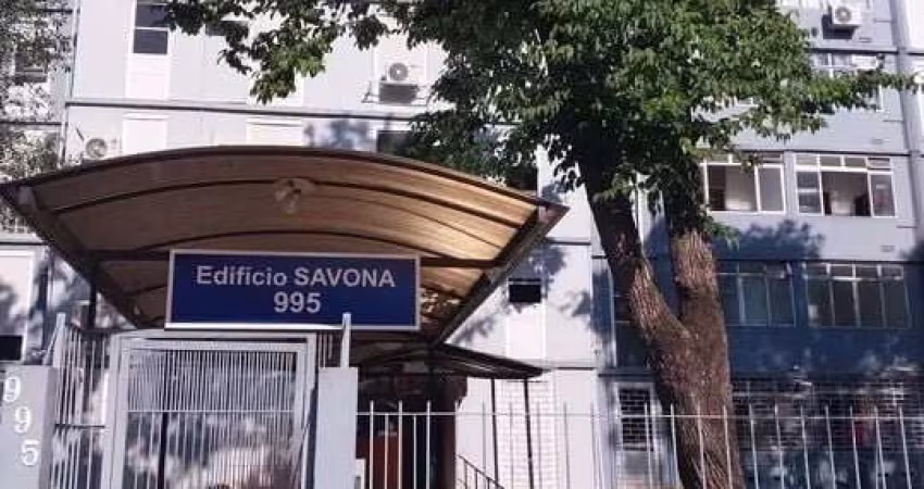 Vende-se Apartamento de 1 Dormitório no Bairro Humaitá - Porto Alegre! Características do Imóvel: 1 Dormitório Todo reformado, em ótimo estado Localizado no 2º andar Espaçoso e bem arejado Condomínio 