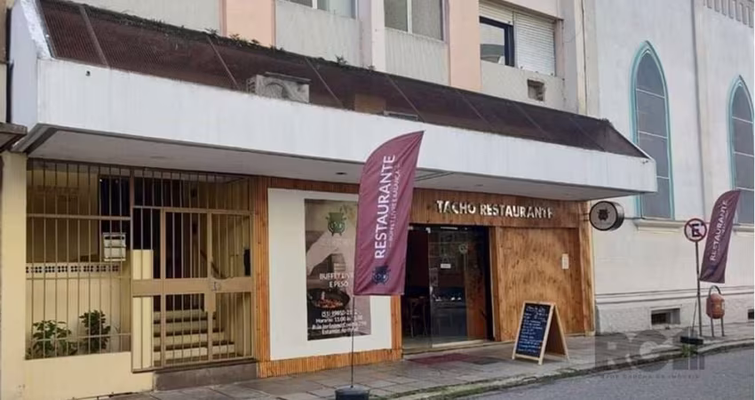 Descubra a oportunidade de investir em uma excelente kitnet no coração do Centro Histórico de Porto Alegre! Esta propriedade residencial disponível para venda oferece retorno garantido e já está aluga