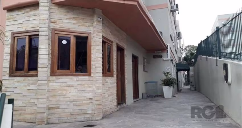 Apartamento 2 dormitórios, térreo, sala ampla, arejado e bem iluminado, com 1 vaga rotativa, no Bairro Santo Antônio. Lugar tranquilo. Parada de Ônibus a 1 quadra do Edifício. Padarias, Mercados, Farm