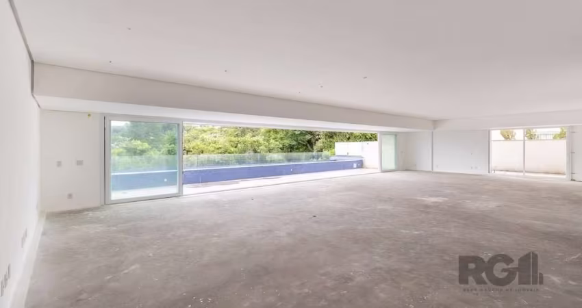 O Las Piedras eleva o conceito de viver bem, aliando privacidade, segurança e natureza em um só endereço. A chegada já transmite a imponência do empreendimento: acesso com porte cochère, 16 vagas para