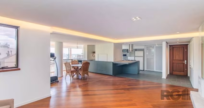 Apartamento de 3 dormitórios transformado em 2 suítes + closet com possibilidade de reversão - Totalmente reformado e com 169,82 m² privativos! Localizado em um andar alto na famosa Rua Gonçalo de Car
